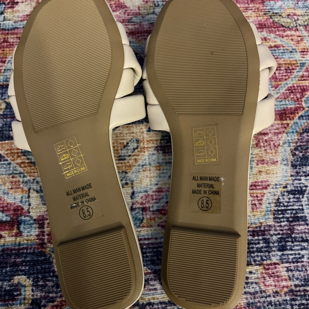 💥4/$20 BUNDLE 🆕NWOT Cream/Tan Women's Sandals Size 8.5 - Picture 6 of 6